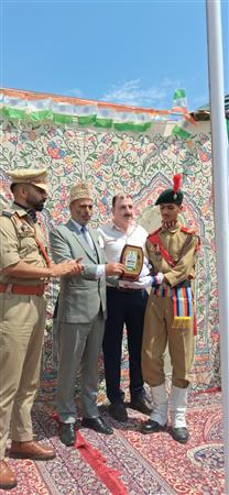 NCC Cadets Secure Second Position at GDC Sogam and BHSS Lalpora; Cadet Commander Zaid Aziz Bags Best Commander Award